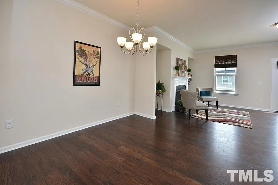4 bed, 3.5 bath, 2200 sqft, $2,195 — Photo 3