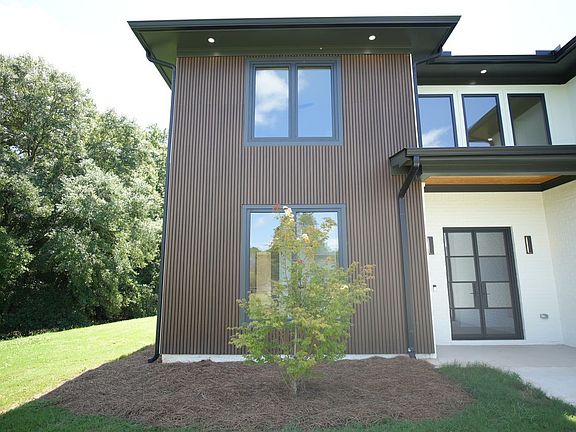 4th image of 3295 Kelly Glen Ct