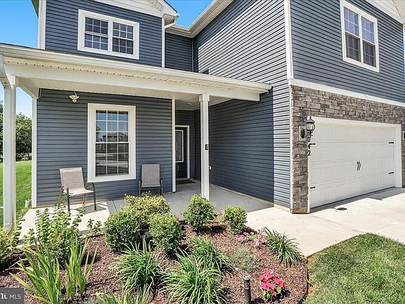 3rd image of 10042 Roulette Dr