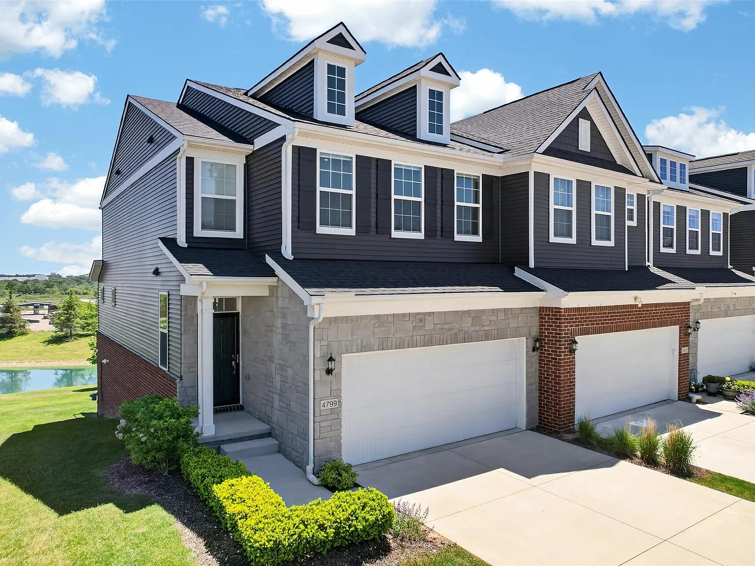3 bed, 4.0 bath, 2028 sqft, $3,350 — Photo 1
