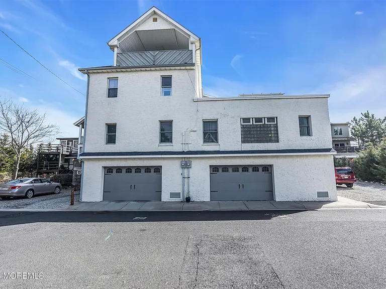 492 Ocean Ave — Photo 5