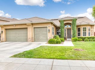 6808 N Rosalia Ave, Fresno, CA