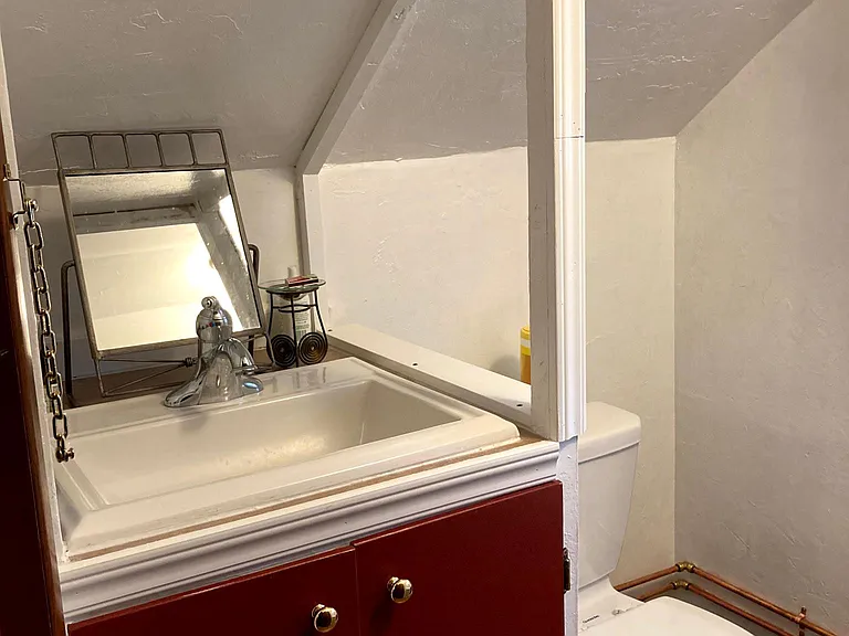 Plenty of space to store toiletries under the sink :-)