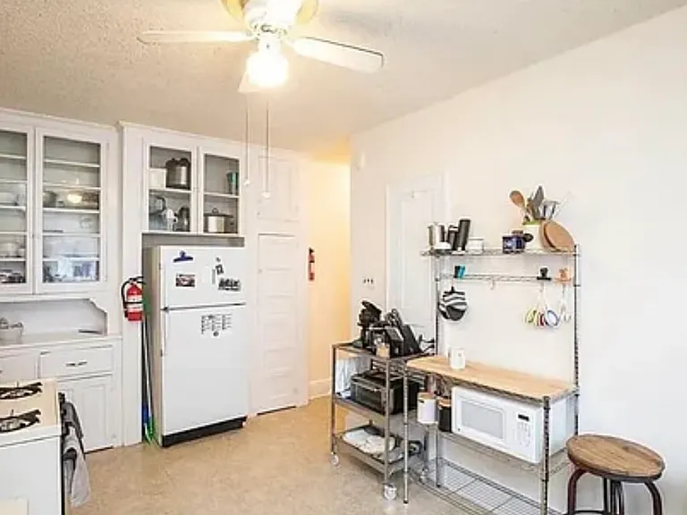 223 Denison St #2 — Photo 4