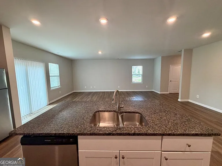 3128 Baylor Cir — Photo 7
