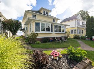 1444 Edgemere Dr, Rochester, NY 14612