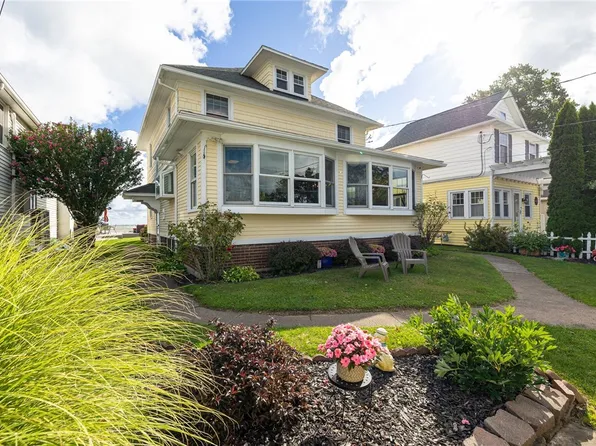 1444 Edgemere Dr, Rochester, NY 14612