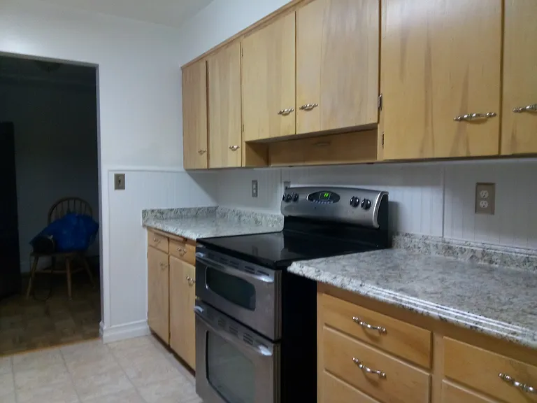 640 SE Williams Rd — Photo 6