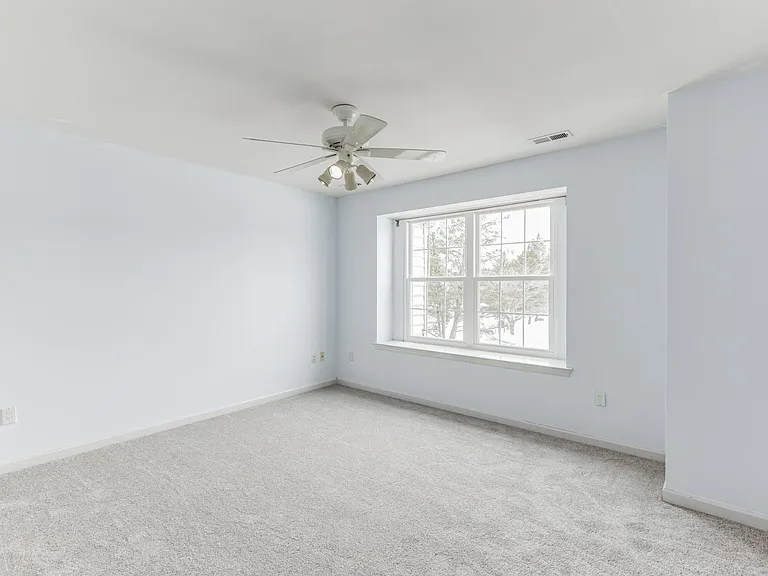 4 Hogan Way — Photo 22