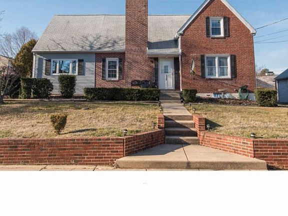 3rd image of 1109 Monterey Pl