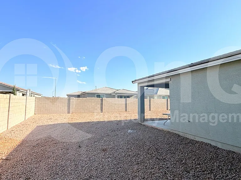 2039 E Piedmont Pl — Photo 4