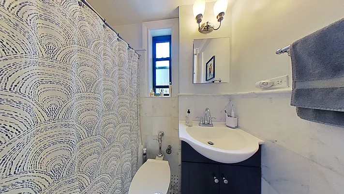 Rented by Bond New York | media 16