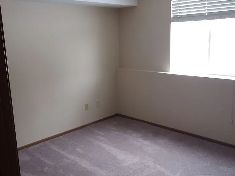 104 Westside Dr — Photo 4