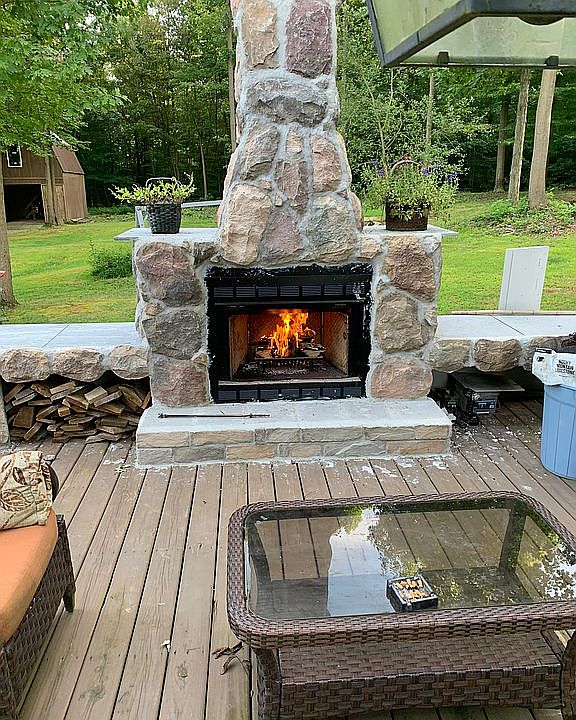 1st image of 2976 Windsor Rd