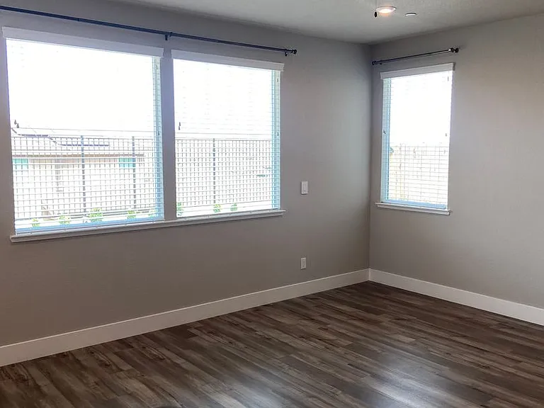 1466 Seneca Cir — Photo 19