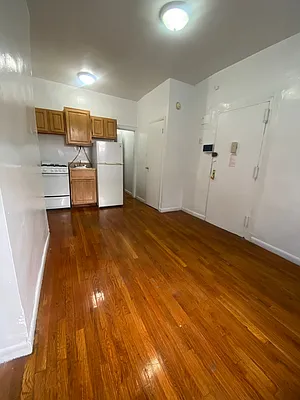 Rented by Peter R. Hungerford, LREB | media 4