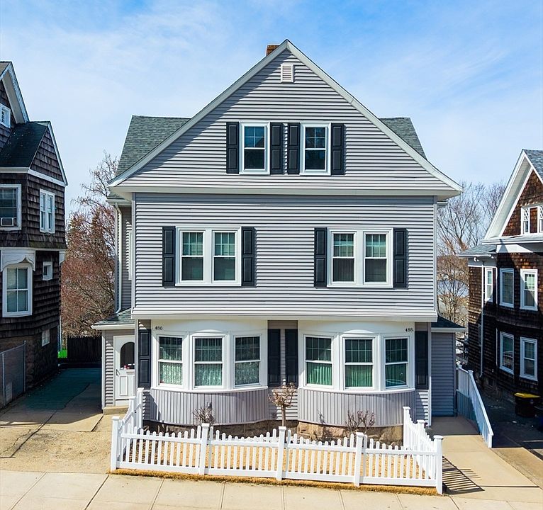 1st image of 480-488 June St