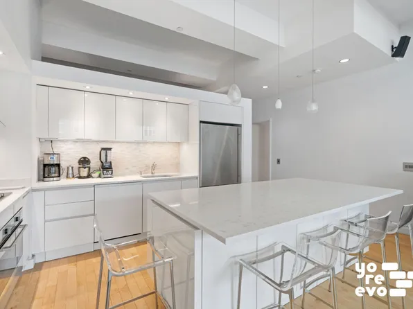 15 Broad Street 2714 image 3 of 19