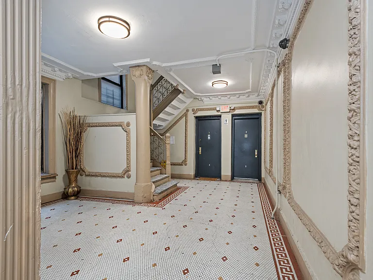 48 Pinehurst Ave #44 — Photo 12