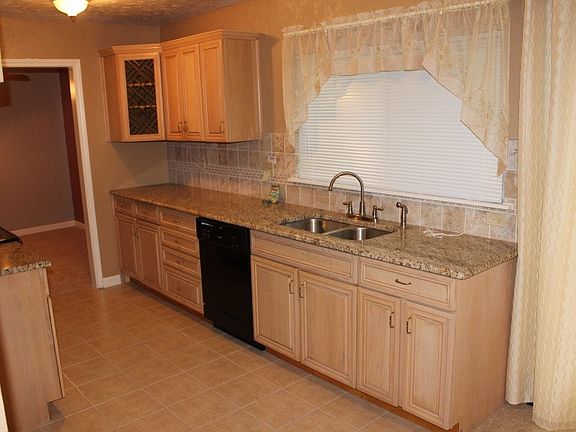 2nd image of 912 Whitehall Dr