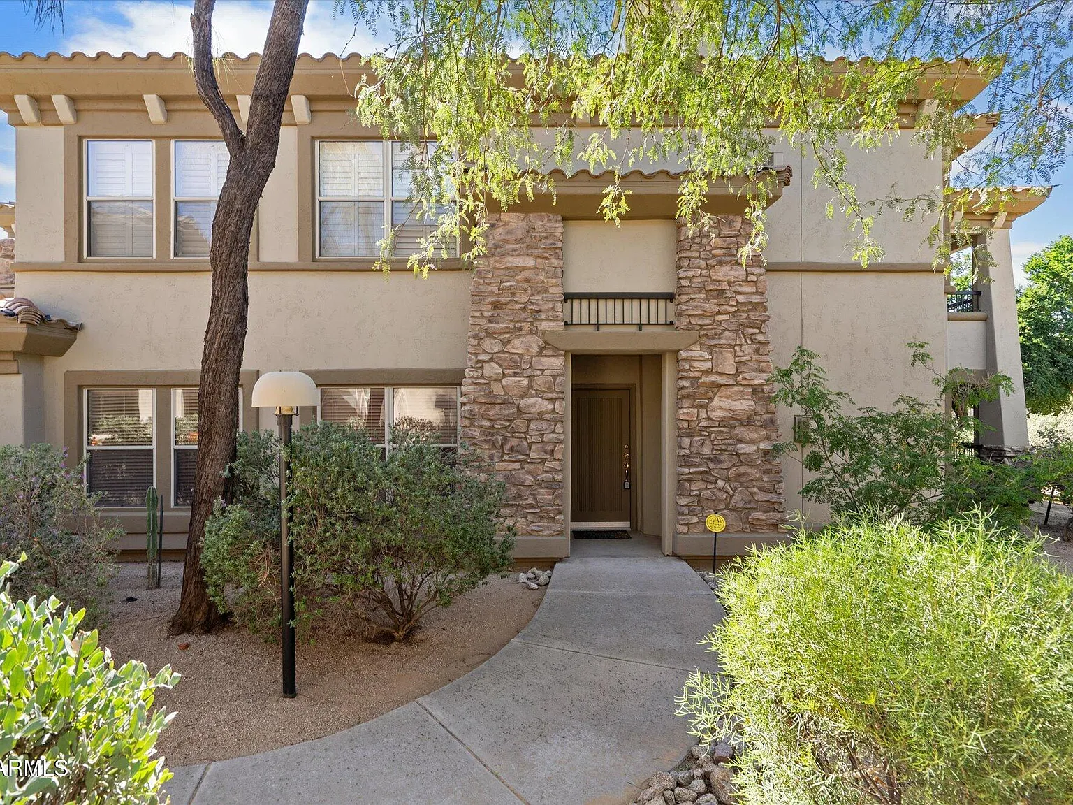 2 bed, 2.0 bath, 1863 sqft, $4,000 — Photo 1