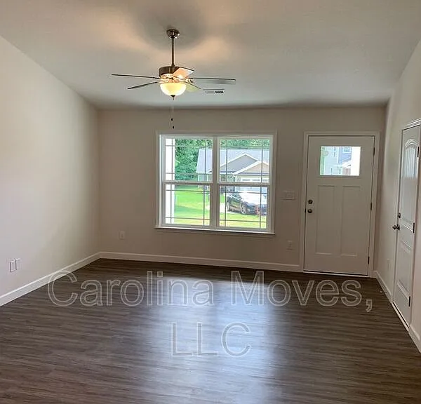 147 Cosmos Ln — Photo 3