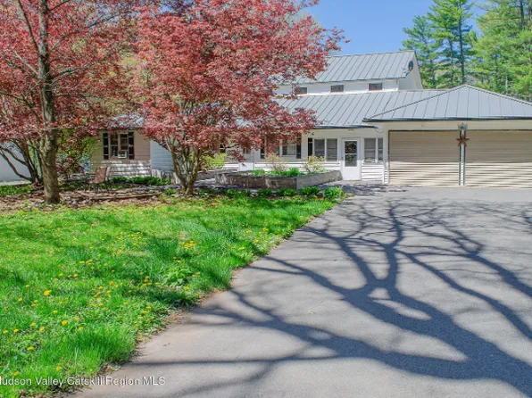 32 Valk Rd, Saugerties, NY