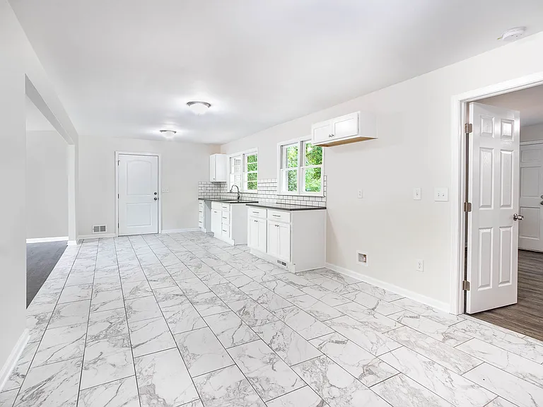 105 Mountain View Dr — Photo 6