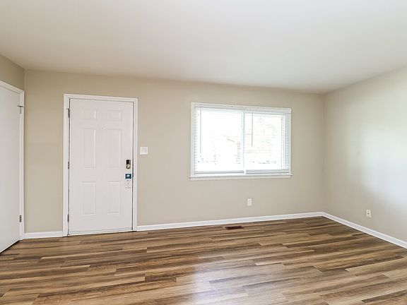 3rd image of 9324 Edgevale Dr