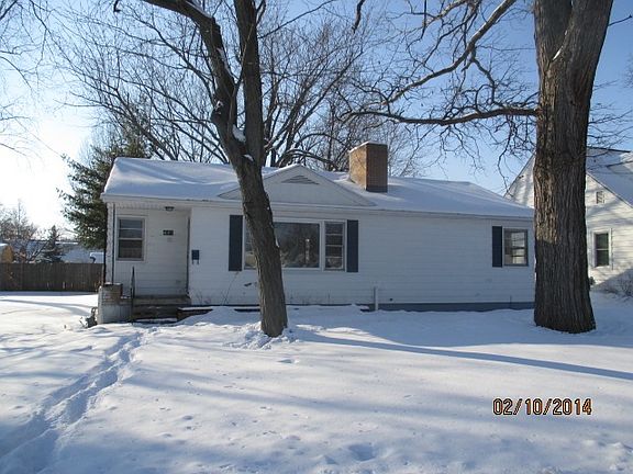 3rd image of 615 N Woodlawn Ave