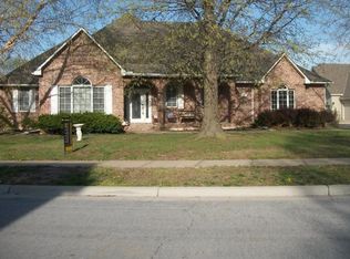 801 SW Forestpark Ln, Lees Summit, MO 64081