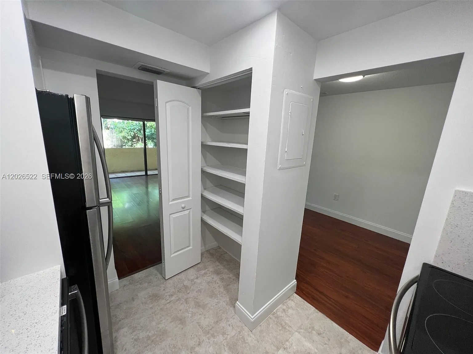 Nob Hill West Condo — Photo 4