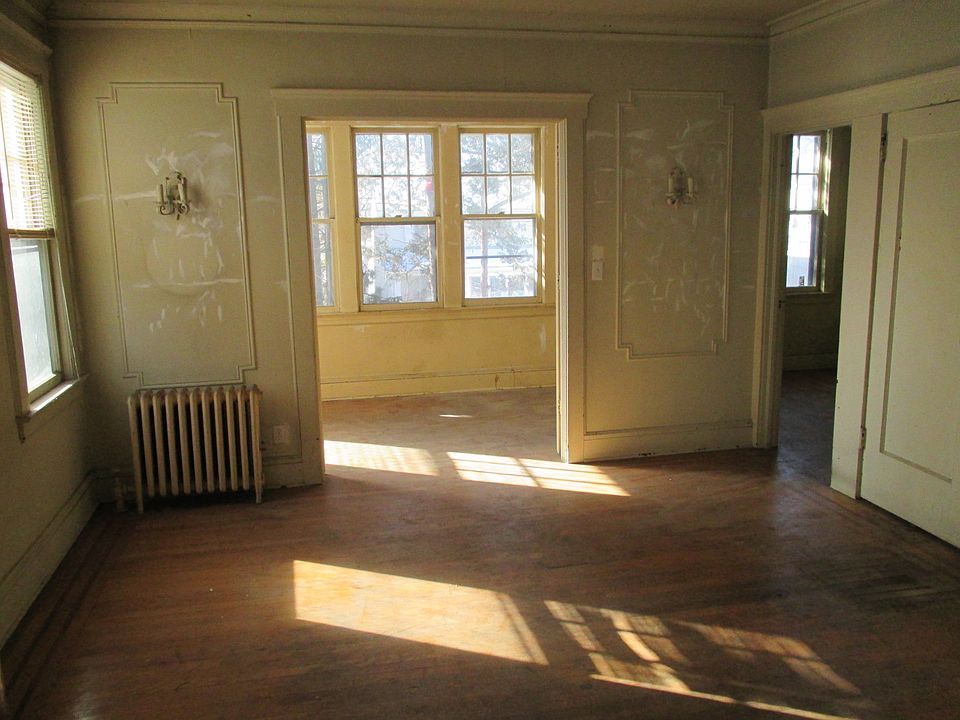 2nd image of 23 Watson Ave