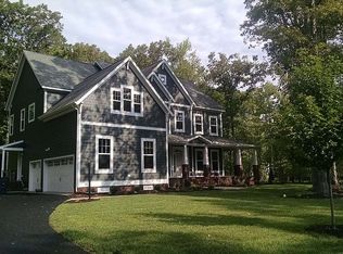 2812 Royal Crest Dr, Midlothian, VA 23113