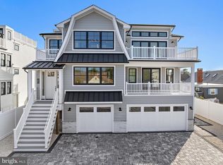 284 W 15th St, Ship Bottom, NJ 08008