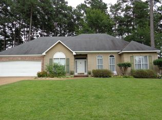398 Pinewood Ln, Ridgeland, MS 39157