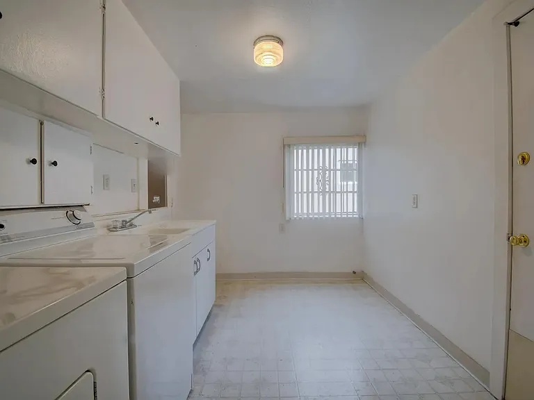 1116 Summit Dr NE — Photo 11