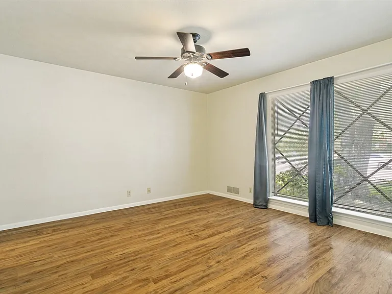 11033 Joymeadow Dr — Photo 5