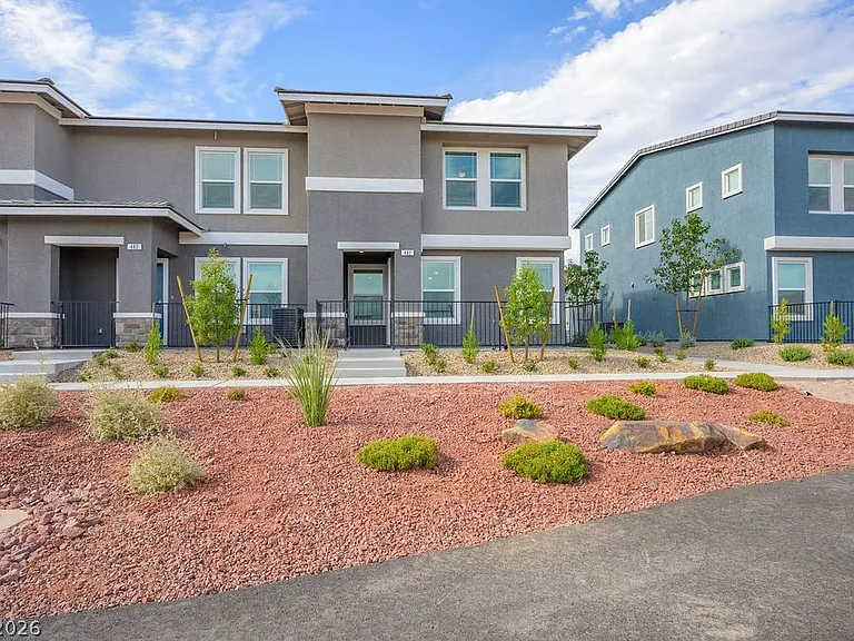 482 Golden Myna Ave — Photo 2