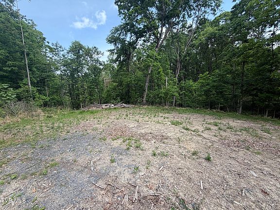 4th image of 955 Old Hall Rd