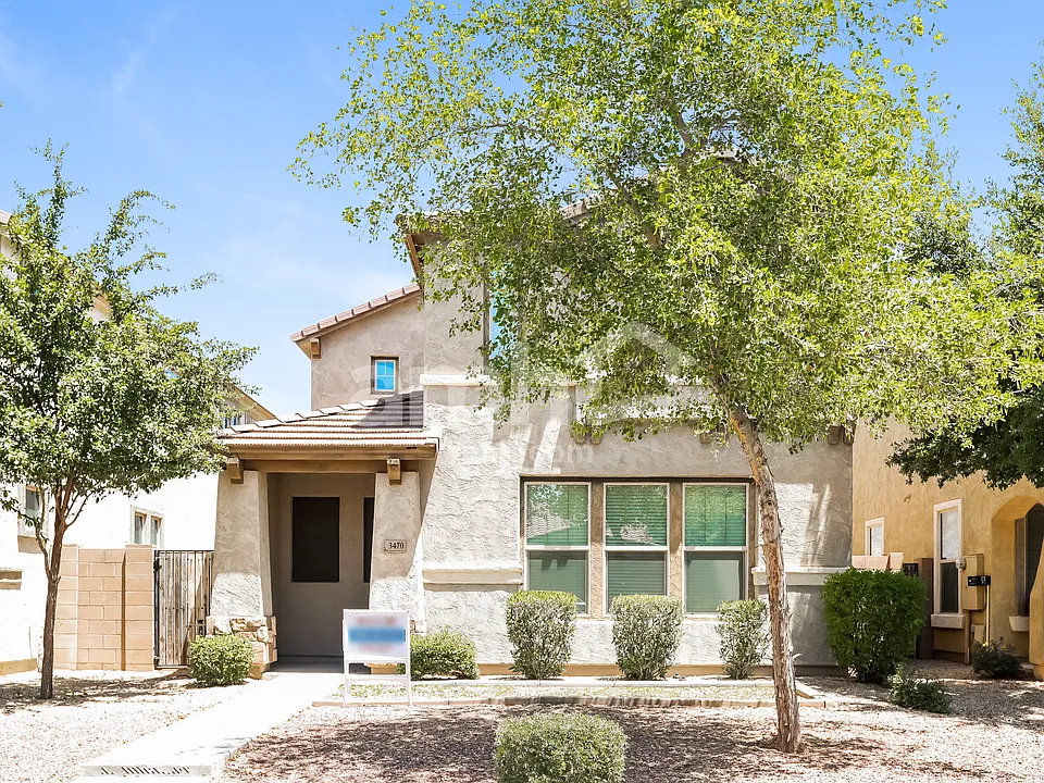 3470 E Orchid Ln