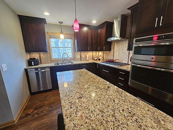 3rd image of 6114 Mulberry Circle