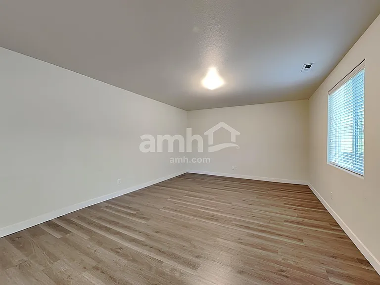1719 Blacktail Ln — Photo 8