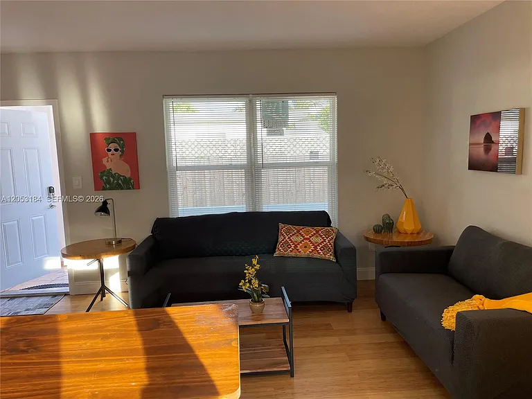 1178 NE 112th St #1 — Photo 19