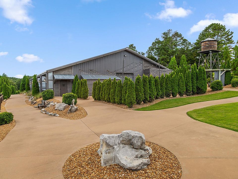 160th image of 1020 Thomas Rd