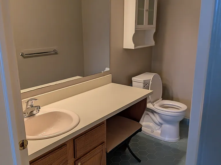 203 Remington Ct #203 — Photo 4