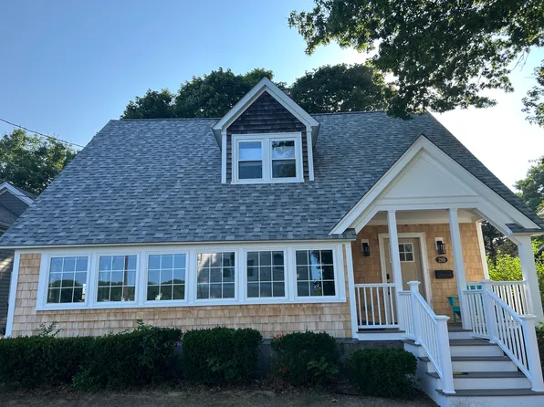 299 Narragansett Ave, Barrington, RI 02806