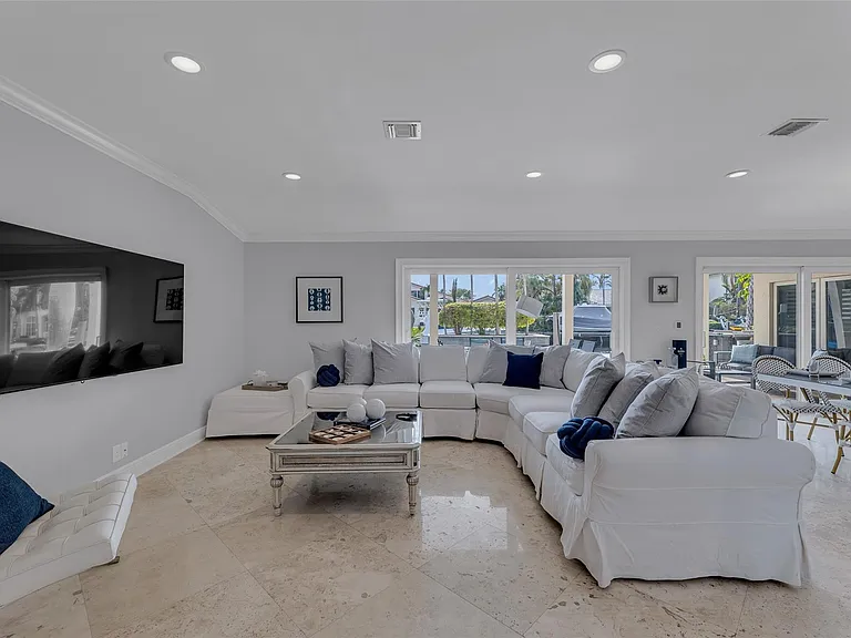 272 Imperial Ln — Photo 22