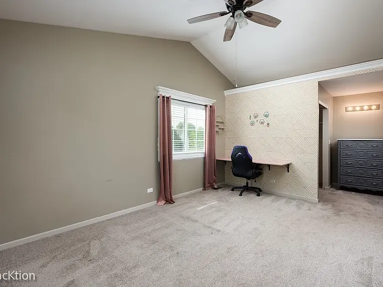 122 Creston Cir — Photo 8