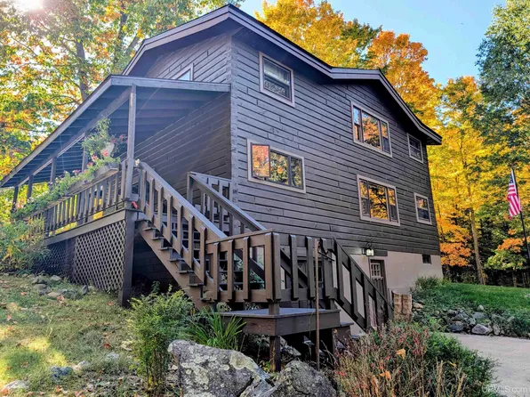 441 Idlewild Rd, Crystal Falls, MI 49920